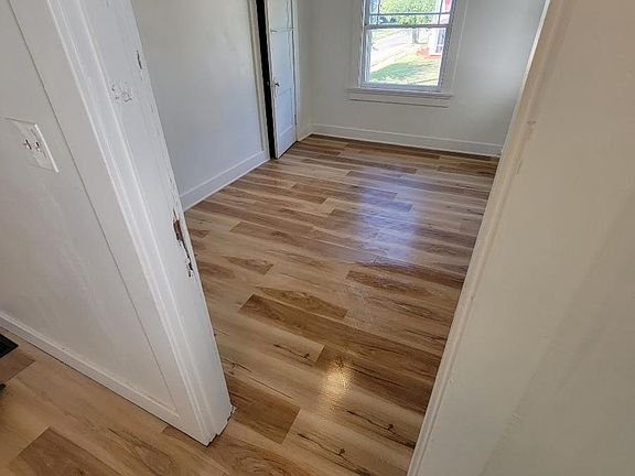 3rd image of 648 Cambridge Ave