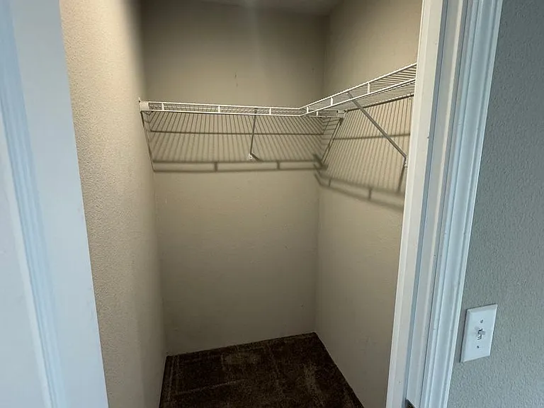 512 SW 15th St — Photo 5
