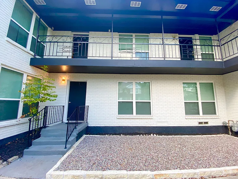 4811 Live Oak St — Photo 5