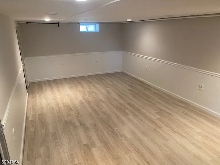 694 Foothill Rd — Photo 9