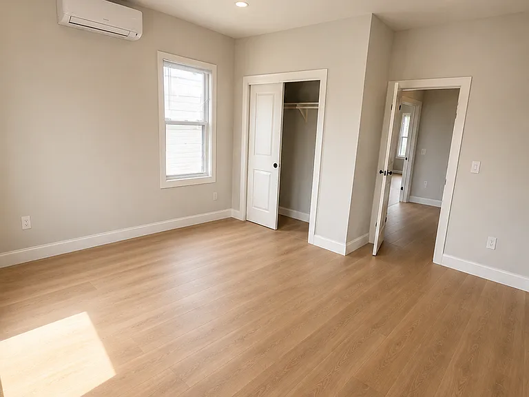 11 Higgins Ave #2L — Photo 3