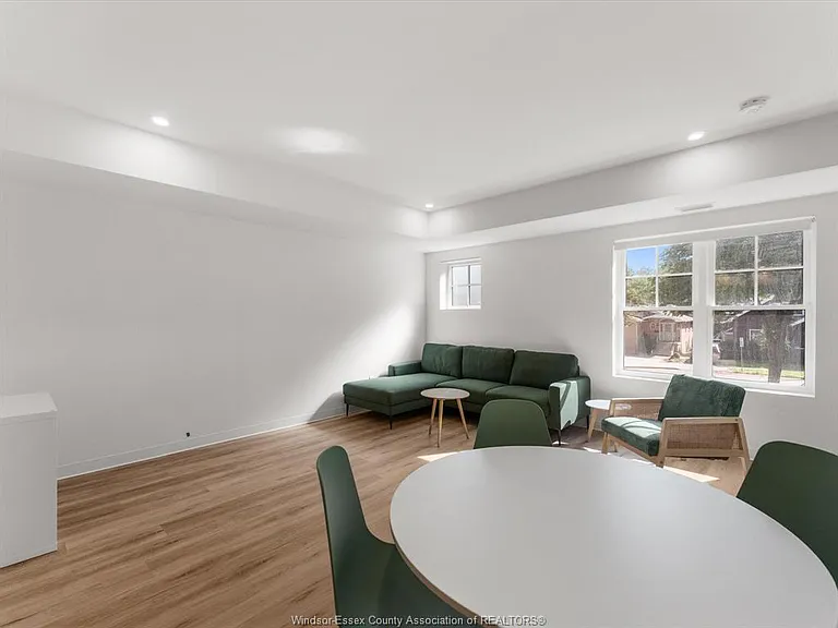 185 Randolph Pl — Photo 13