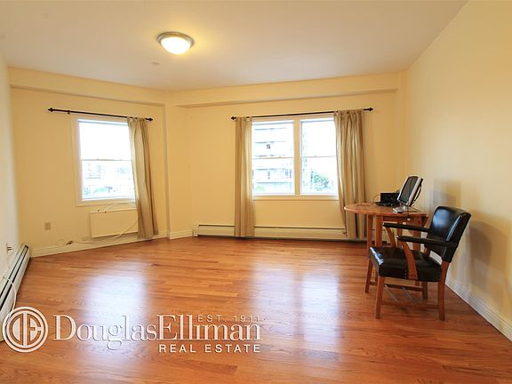 3rd image of 1203 Jackson Ave APT 3B
