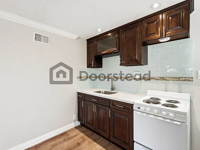 470 Westmoor Ave — Photo 14