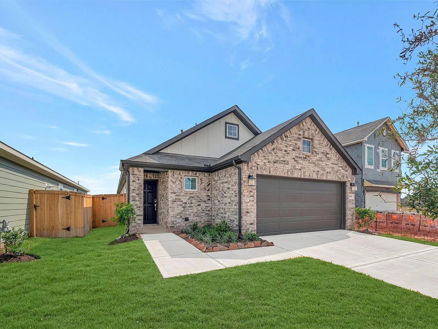 3 bed, 2.0 bath, 1615 sqft, $2,250 — Photo 2