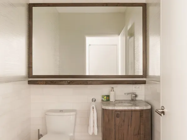 325 West Broadway image 16 of 20