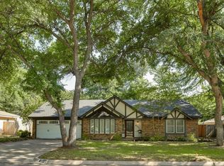 4311 Churchwood Dr, Arlington, TX 76016