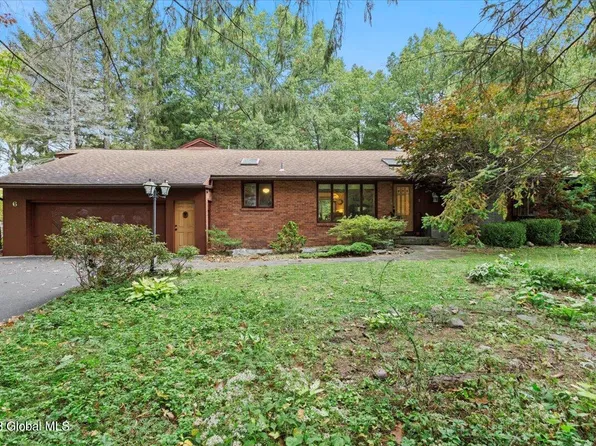 6 Linda Lane, Niskayuna, NY 12309