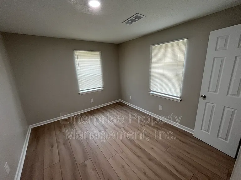 865 Haynes St — Photo 6