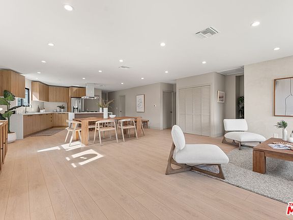 3rd image of 7833 Naylor Ave