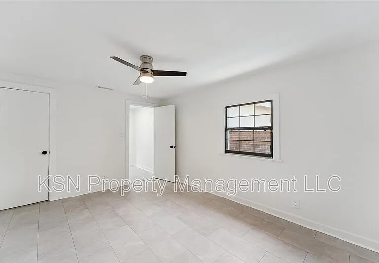 1921 Fitzgerald St — Photo 19