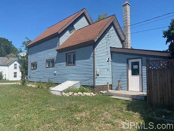 4th image of 202 E McMillan Ave