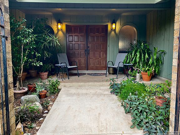 5th image of 615 GLENCREST DR