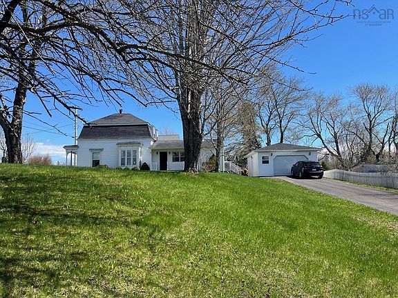 3rd image of 1865 Station Rd