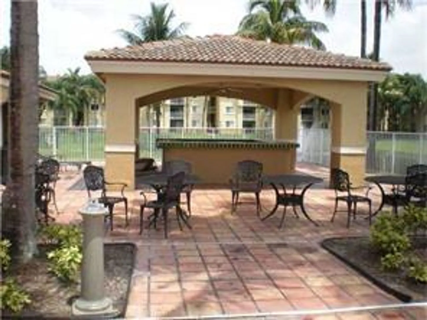 2640 - HYBP Royal Grand 205 Condo — Photo 3