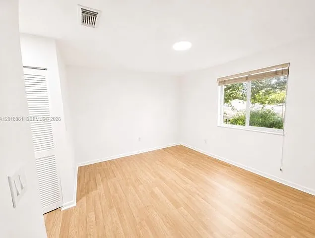 15721 SW 137th Ave — Photo 3