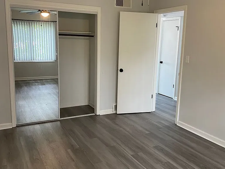 1313 Oakland Rd NE — Photo 8