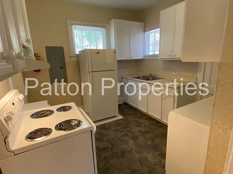 2221 Greene St — Photo 10