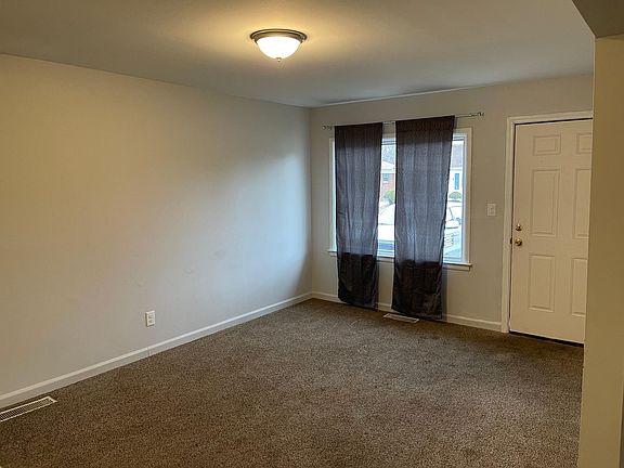 5th image of 13319 Charlotte Ave
