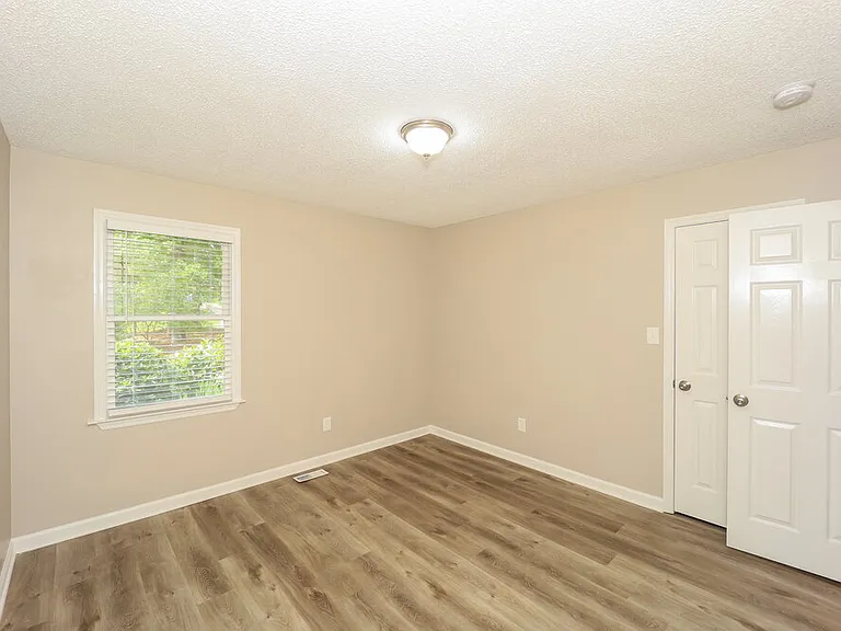 1604 Carriage Hills Dr — Photo 13