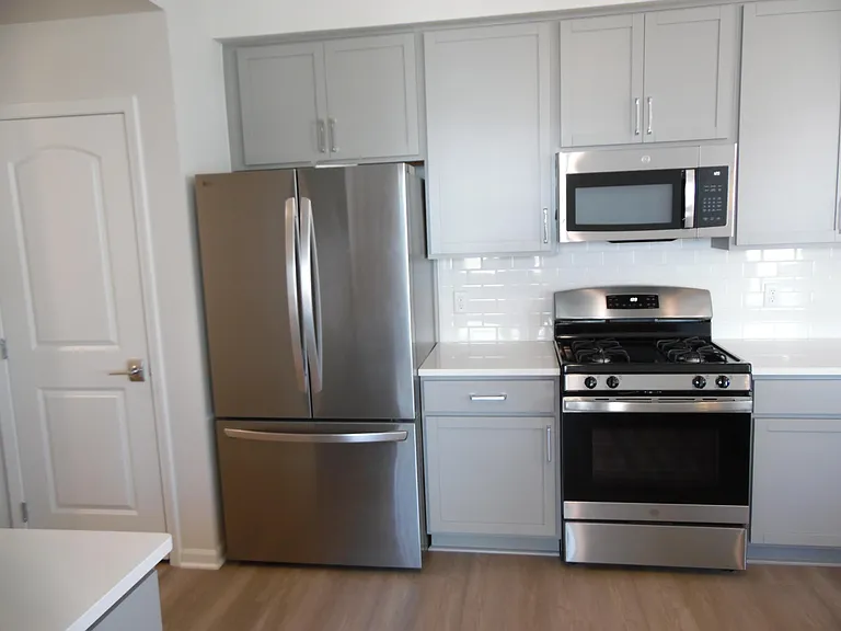 2201 Mill Ln — Photo 6