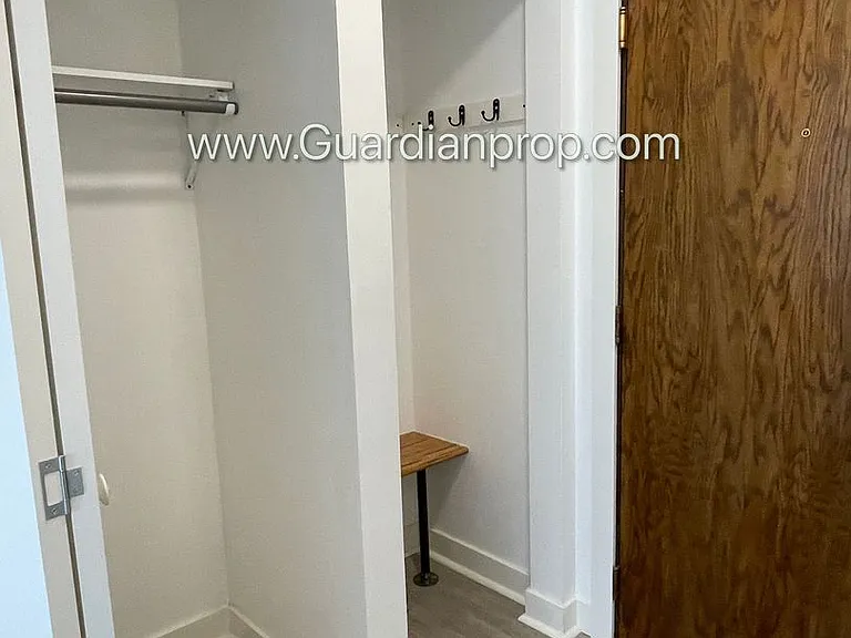 627 Polk St NE #6 — Photo 7