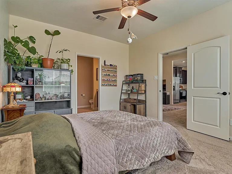 8884 Oval Glass St — Photo 29