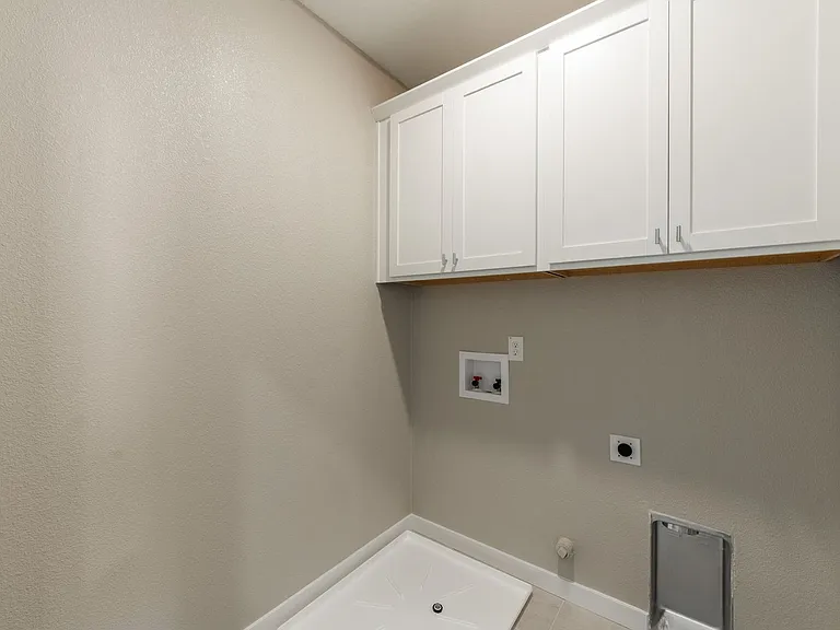 8326 Mincey Way — Photo 33