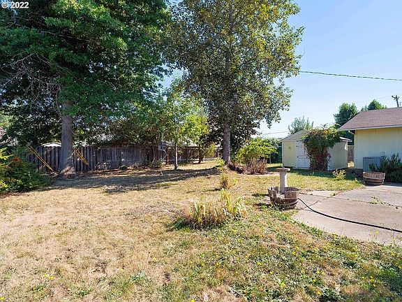 5th image of 1894 Palos Verdes Dr