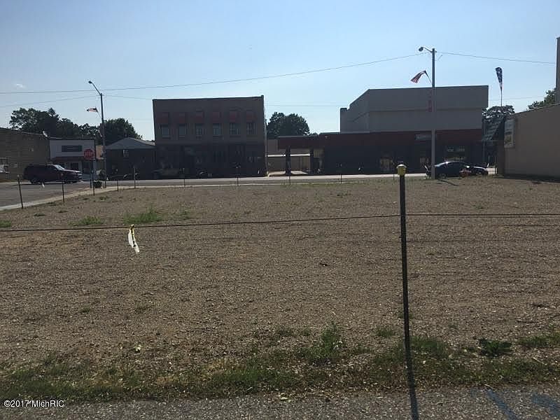 1st image of 119 N Main St