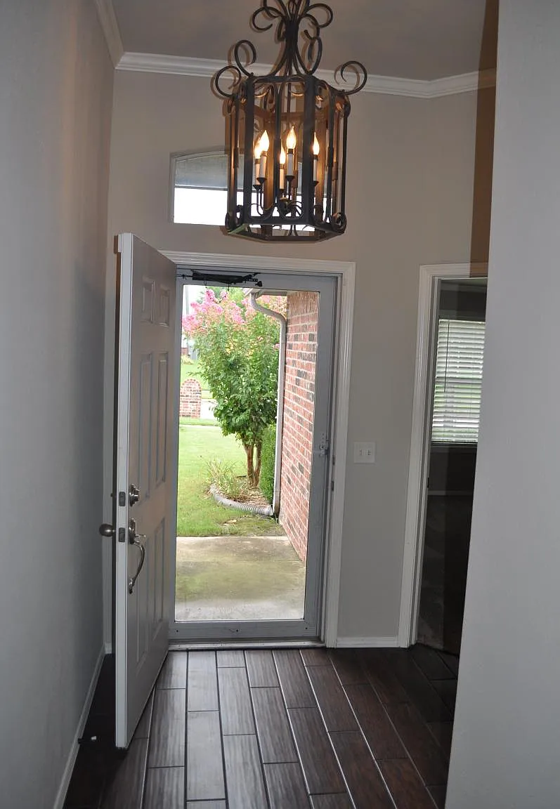 3 bed, 1561 sqft, $1,875 — Photo 3