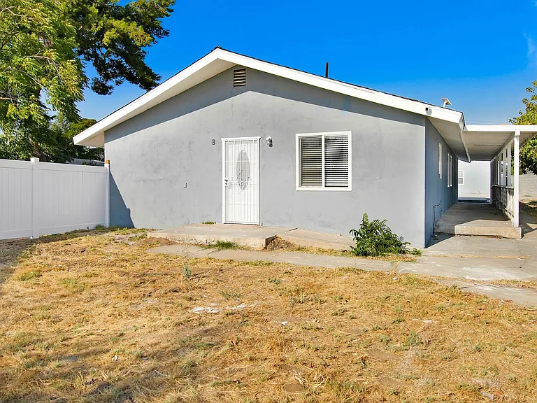 4848 Doane Ave — Photo 3