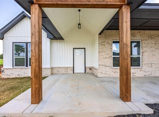 2437 Canyon Cir, Blanchard, OK 73010