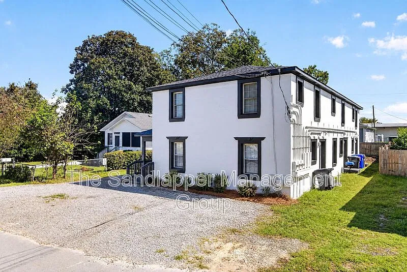 1 bed, 1.5 bath, 1000 sqft, $1,375 — Photo 3