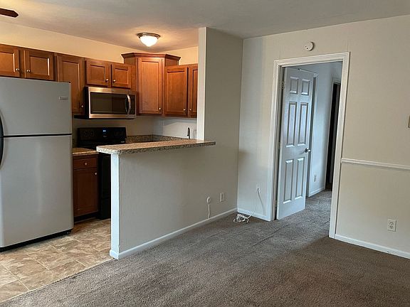 3rd image of 350 Fort Worth Ave APT 4