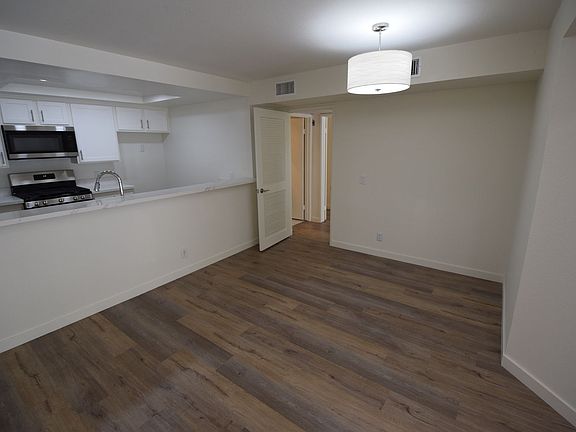 4th image of 3960 Carpenter Ave APT 106