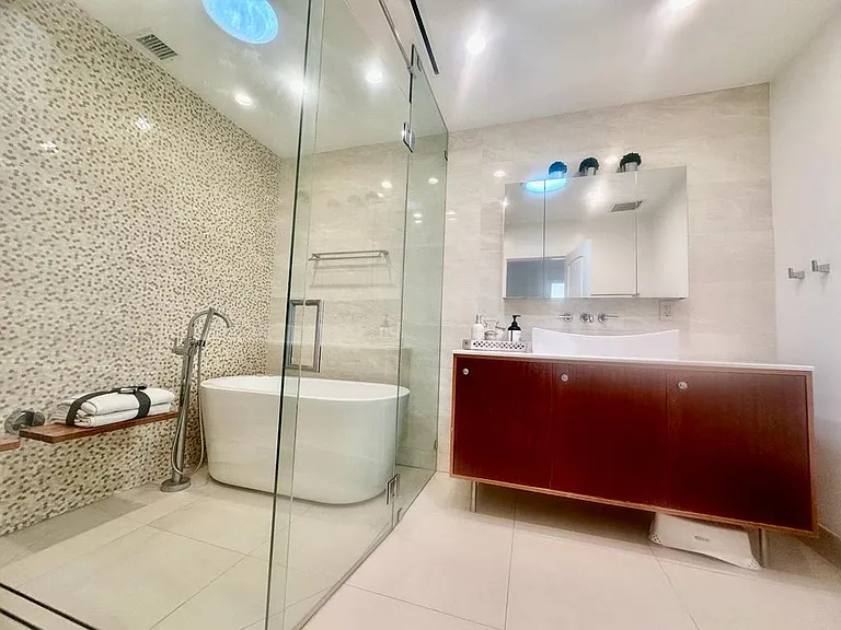 23032 Mariano St — Photo 26
