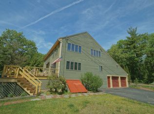 52 Little Mill Rd, Sandown, NH 03873