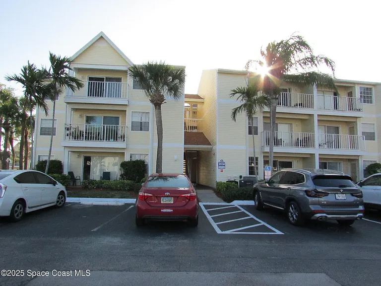 1850 Charlesmont Dr #7-118 — Photo 1