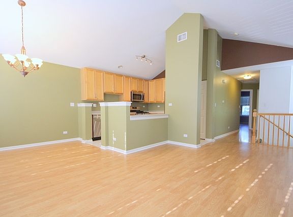 4th image of 352 Pine Lake Cir
