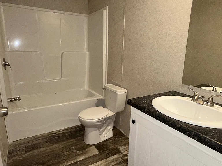 2777 Laurel Cir — Photo 11