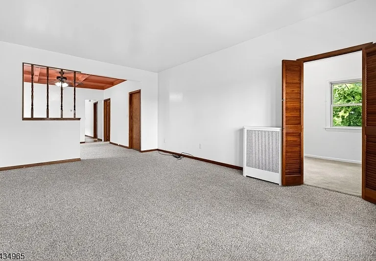 319 Paterson Ave — Photo 3