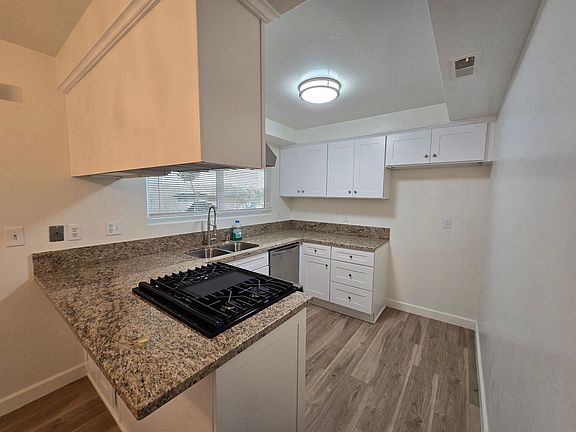3rd image of 327 W Kelly Ave #2B-2BA-1000SQFT