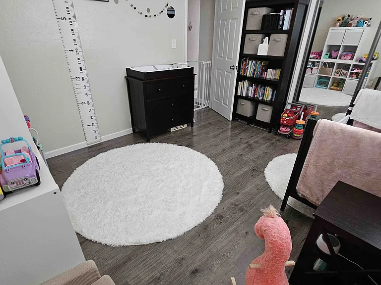 933 Live Oak Dr — Photo 11