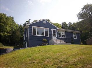 29 Arrowhead Dr, Ledyard, CT 06339