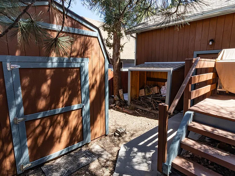 790 Highland Ln — Photo 8