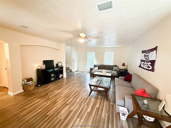 3rd image of 515 Camp Ct