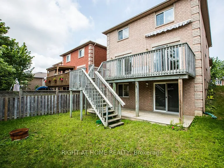 11 Butternut Dr — Photo 3