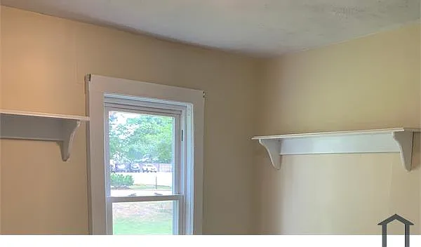 73 Careswell St — Photo 10