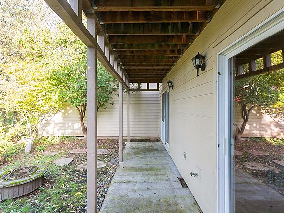 5th image of 13217 SW Summerwood Dr